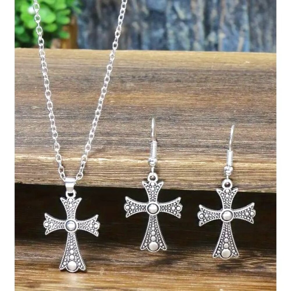 Silver Tone Cross‎ Necklace & Earrings Set NEW